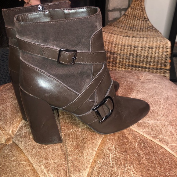 Vince Camuto  Dark Brown leather and suede ankle boot - Picture 6 of 8